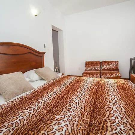 Savo Appartement Budva